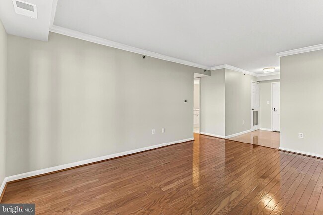 Building Photo - 2151 Jamieson Ave