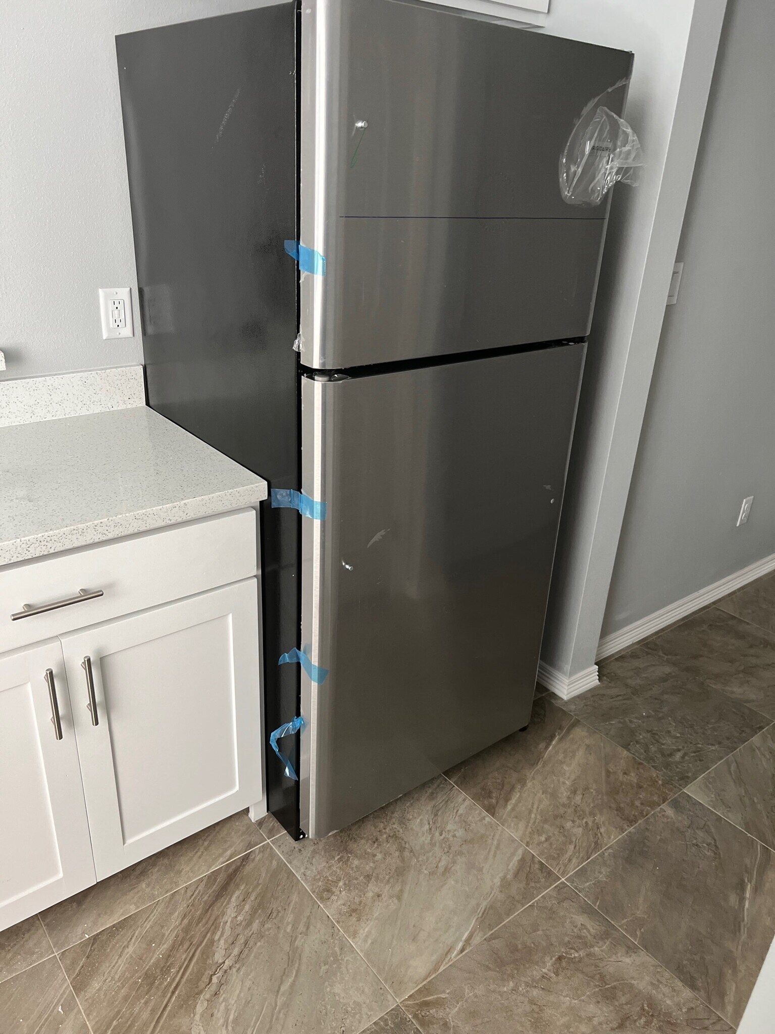 Building Photo - 2120 Southridge Ave