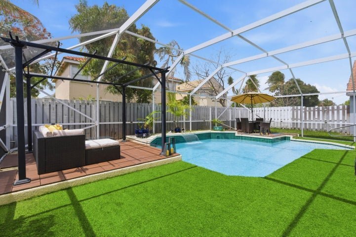 Building Photo - 7657 Thornlee Dr