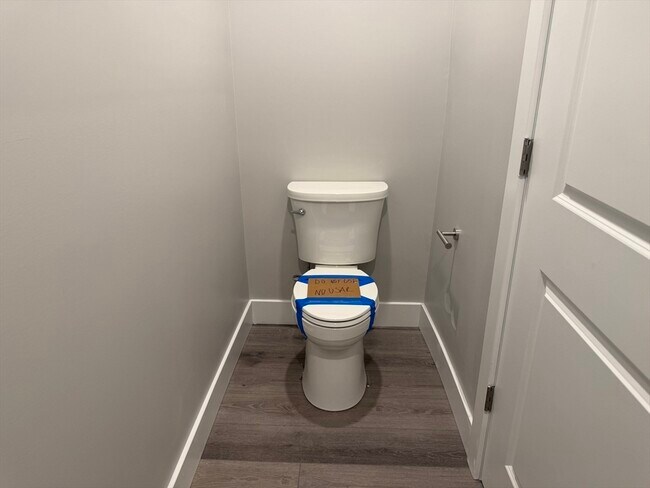 Building Photo - 251 Sladen St