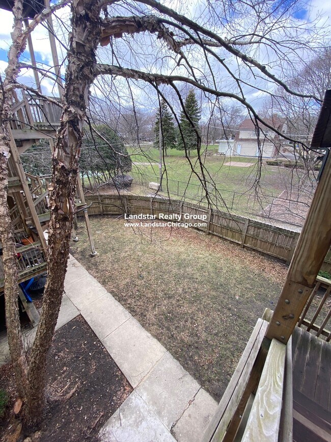 Building Photo - 552 Elmwood Ave