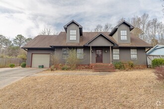 Building Photo - Beautiful 4BR Home Near UofA Campus! A mus...