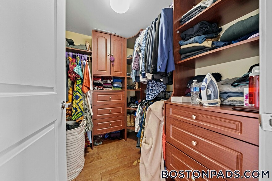 Building Photo - 175 Cottage St