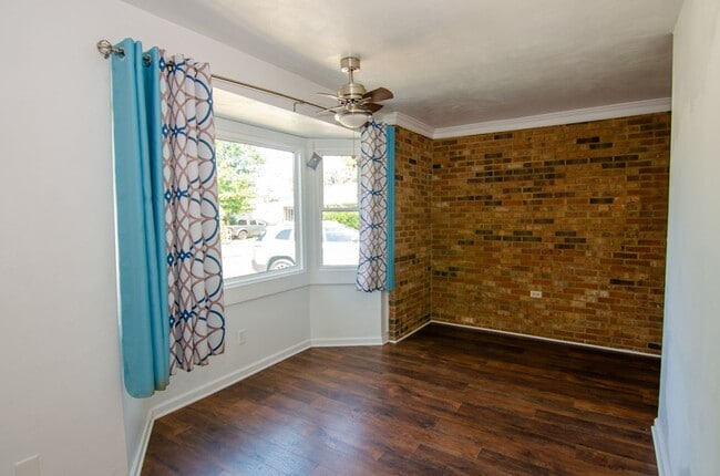 Building Photo - Precious Bungalow Home Rental in Norfolk!