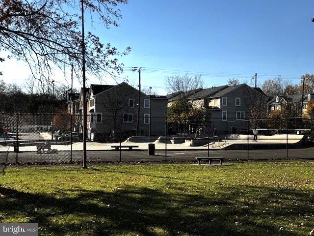 Building Photo - 251 Bannockburn Ave