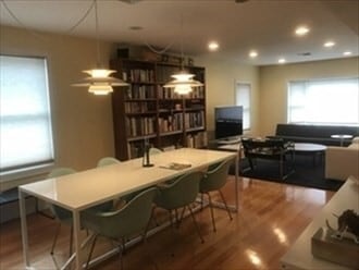 Building Photo - 11 Oak St