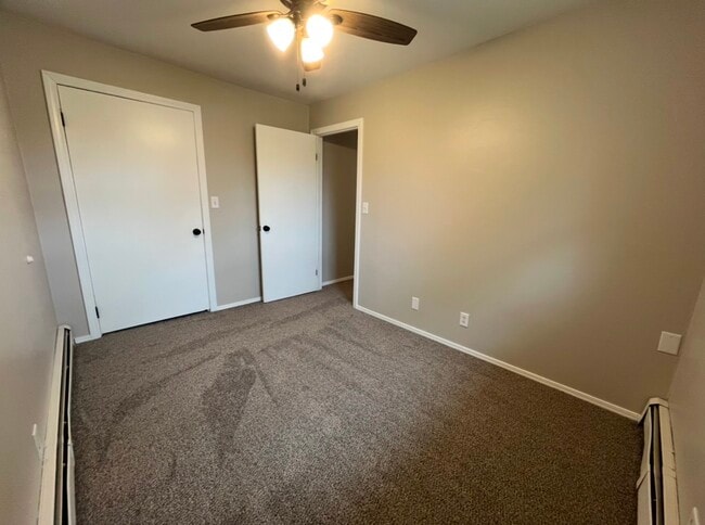 Building Photo - 1209 Rosewood Dr NE