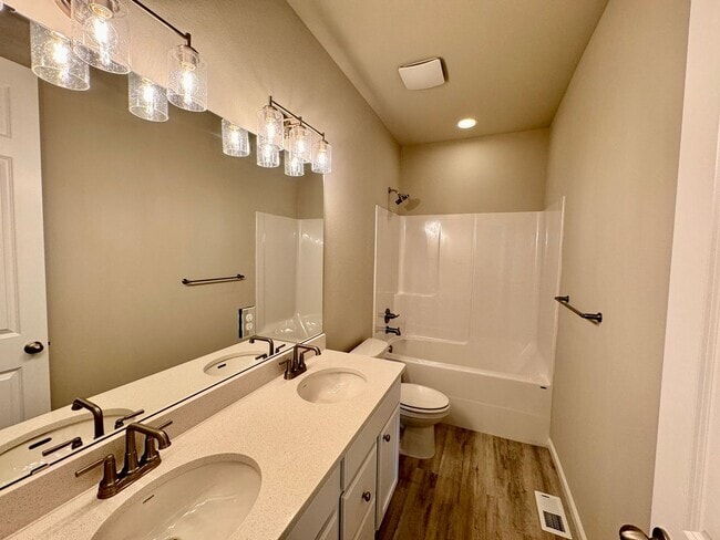 Building Photo - 7467 87th Dr NE