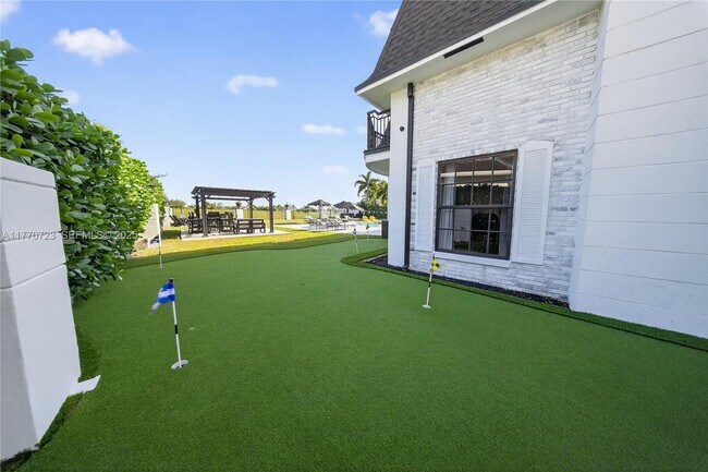 Building Photo - 4312 NE 22nd Ave