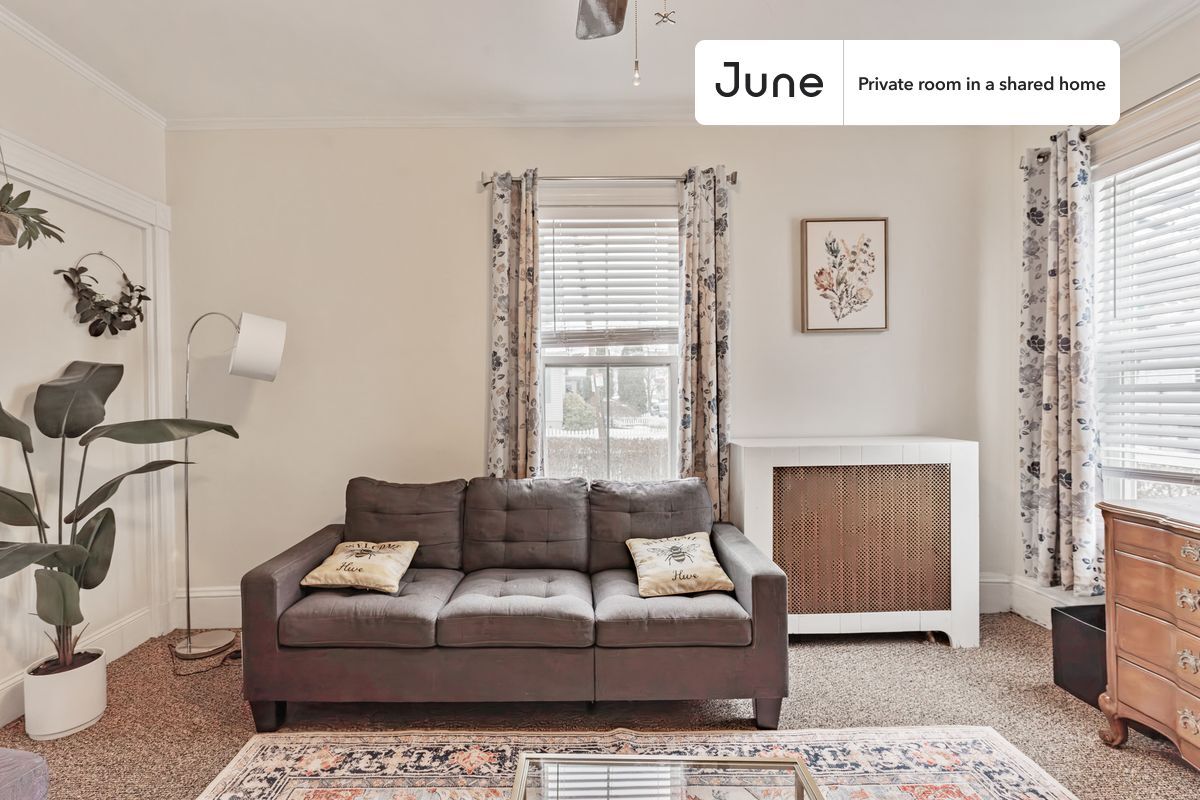 Building Photo - Room in Shared 6 bed/2.5 bath home