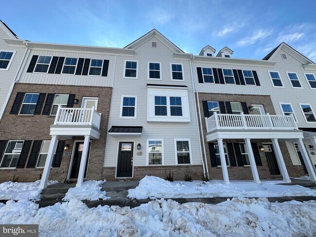 Building Photo - 26 Anderson Dr