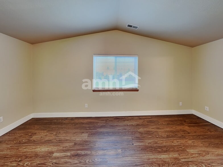 Building Photo - 2522 Char Cir NW