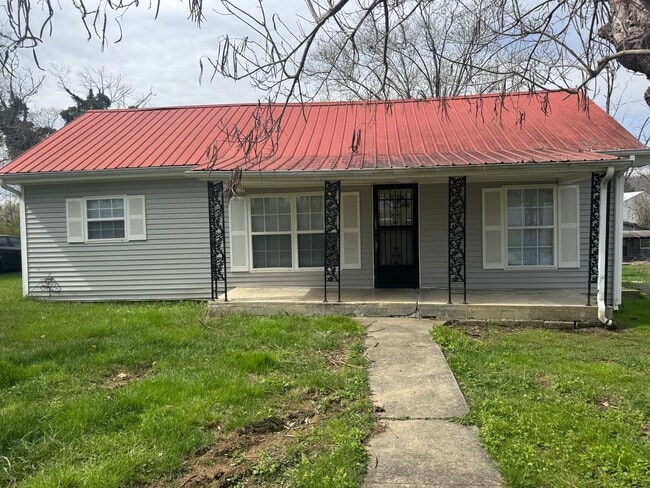 Building Photo - 2 Bedroom 1 Bath Home in Greeneville, TN