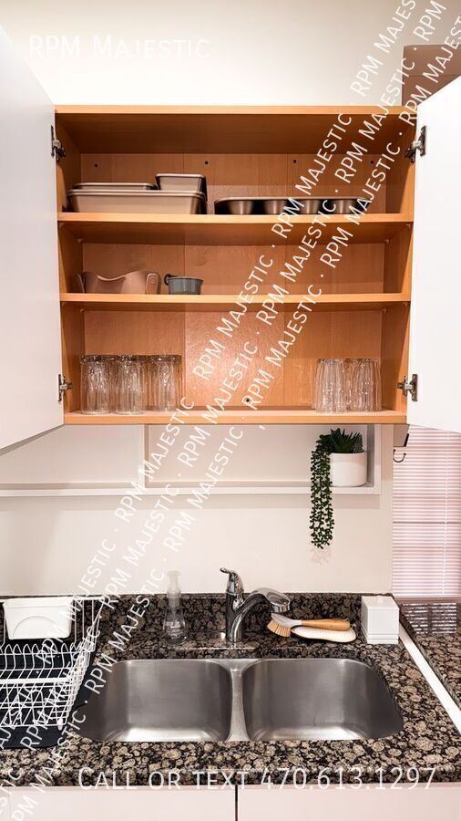 Building Photo - 694 Bellemeade Ave NW