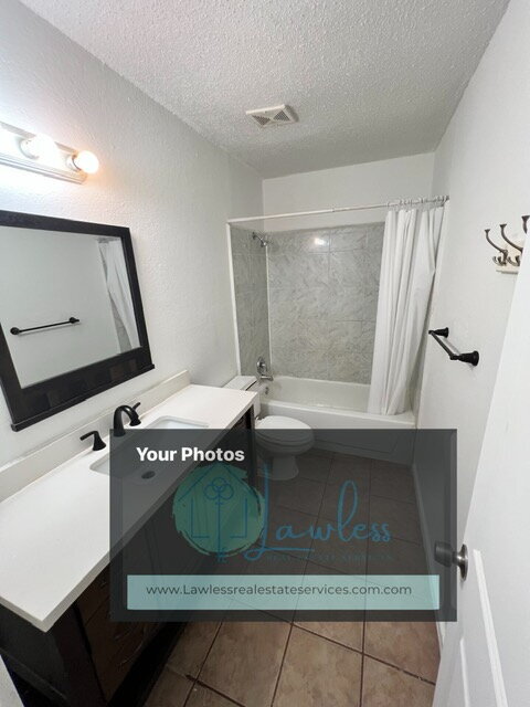 Building Photo - Charming 2-bedroom, 1-bath duplex with large fenced in yard.