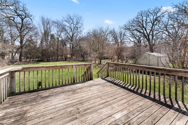 Building Photo - 2916 Oakwood Ave