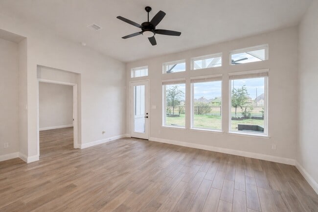 Building Photo - 2307 Birch View Ln