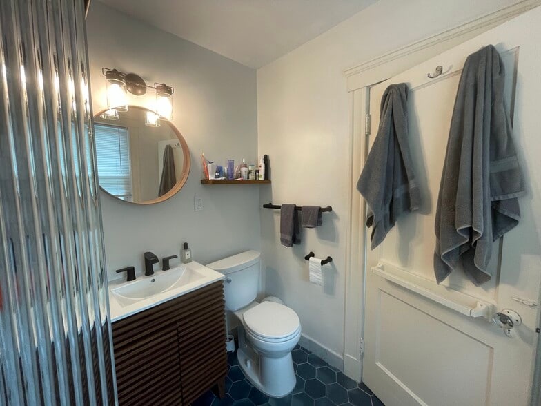 Building Photo - 2 Wolcott Park