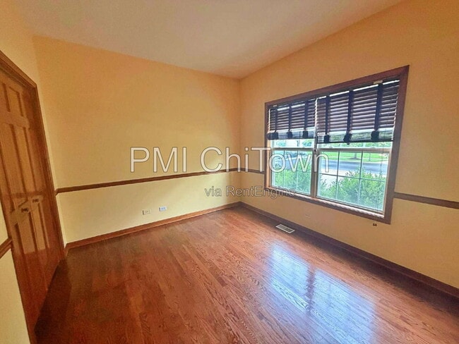 Building Photo - 2050 Rockland Dr