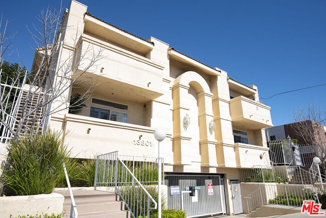 Building Photo - 13801 Oxnard St