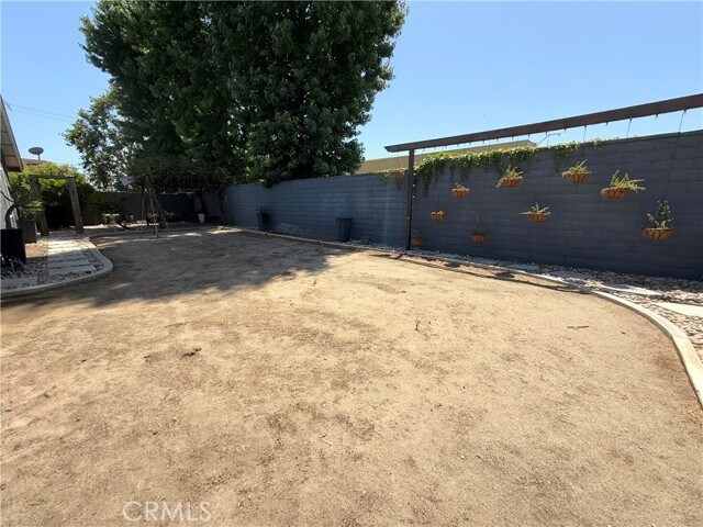 Building Photo - 12884 Raintree Ct