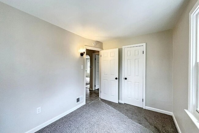 Building Photo - Available Now! Newly Renovated 3 Bedroom, ...