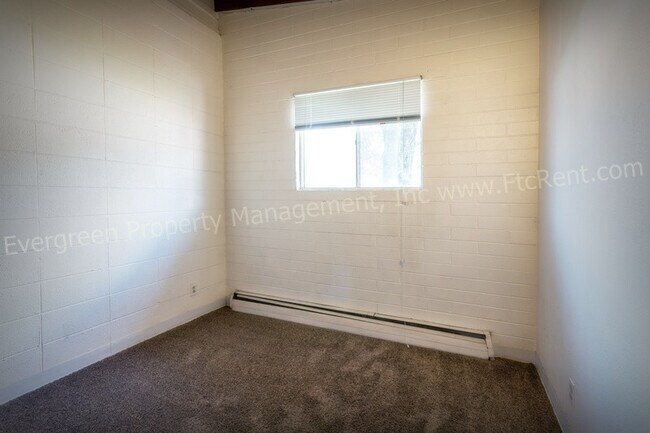 Building Photo - 701 Parker St