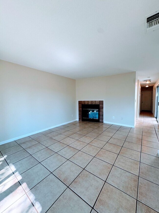 Building Photo - 10453 Sierra Crst Dr
