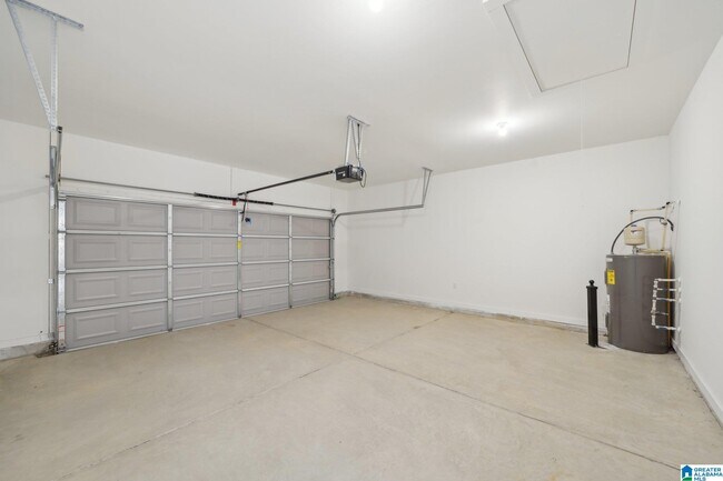 Building Photo - 439 Troubadour Ln