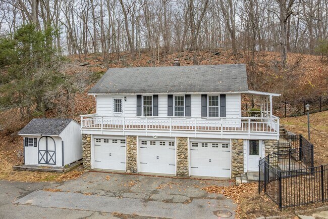 Building Photo - Beautiful 4 Bedroom 3.5 Bathroom Home On Quiet Tree-Lined Street In Millwood.