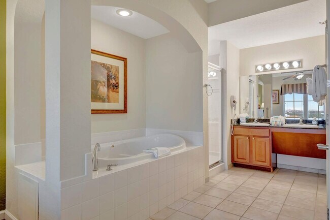 Building Photo - 8101 Resort Village Dr