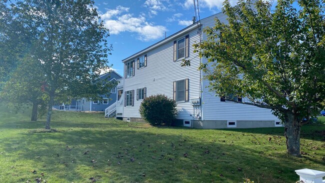 Building Photo - 312 Plaza Dr