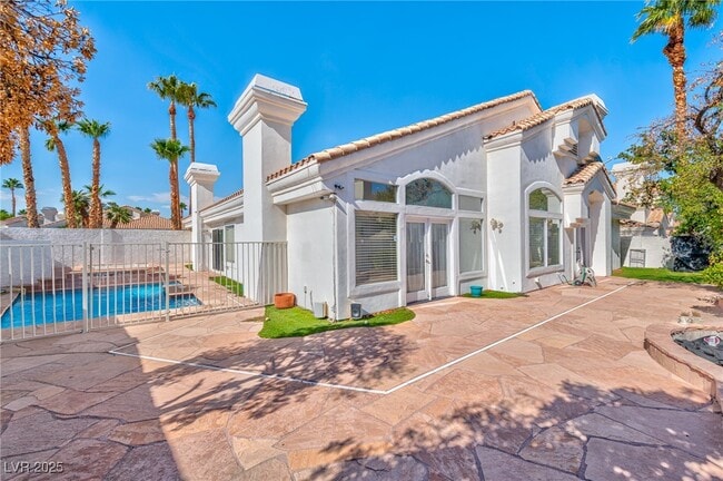 Building Photo - 8129 Pacific Cove Dr