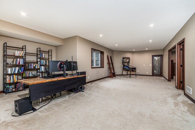 Building Photo - 1762 Creek Wood Dr
