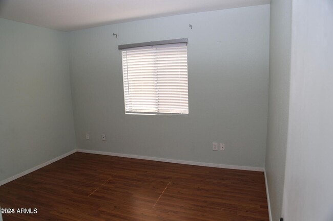 Building Photo - 2228 E Aire Libre Ave