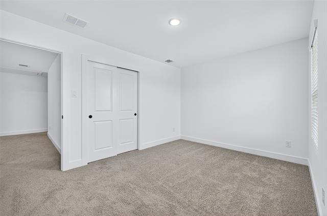 Building Photo - 910 Sunflower Trl