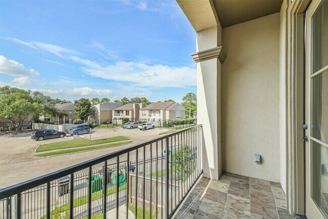 Building Photo - 11115 Olympia Dr