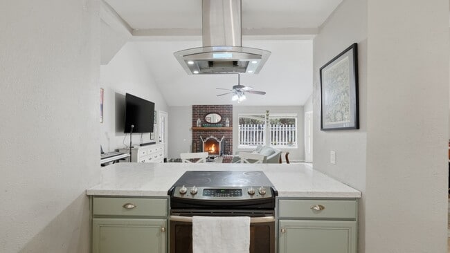 Building Photo - 19 Pebblebrook Ln