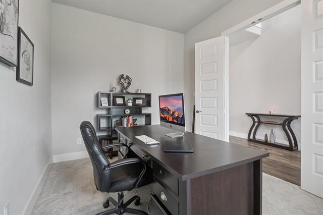 Building Photo - 1329 Stoneleigh Pl