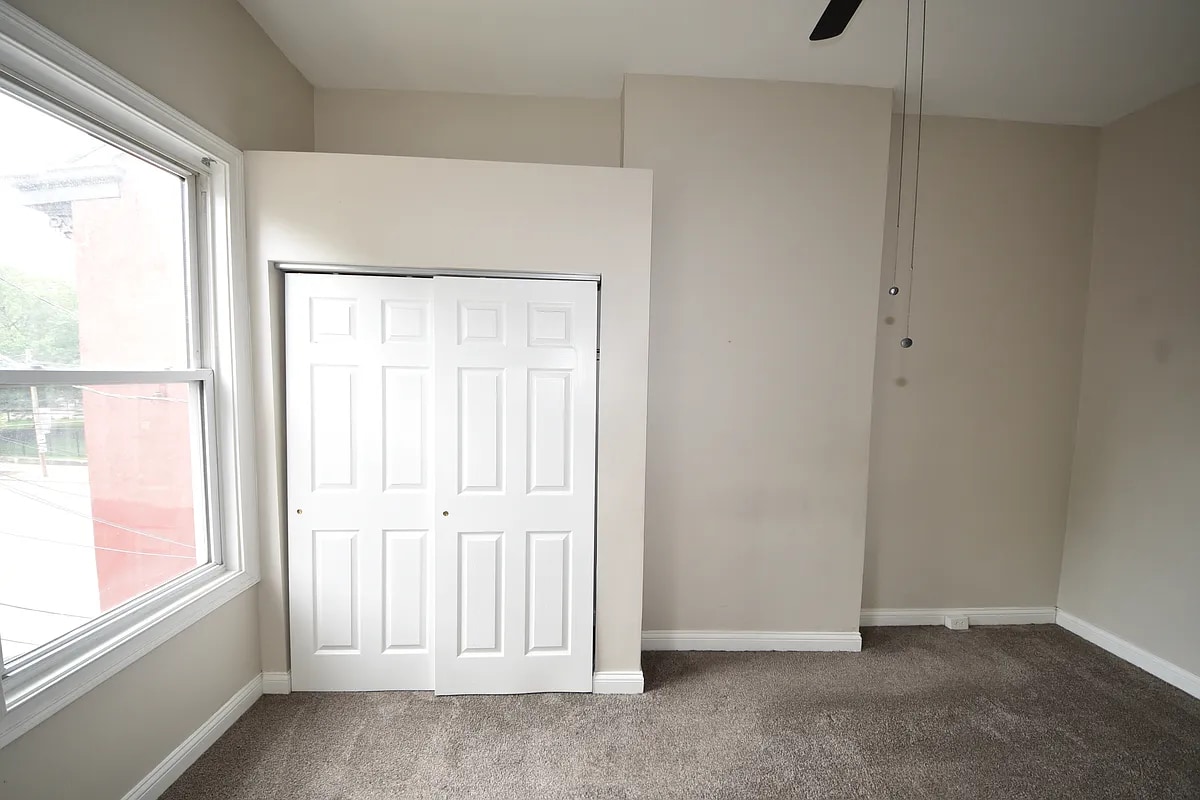 Building Photo - 746 Columbia St