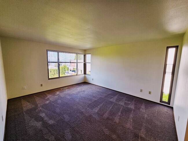 Building Photo - 4 Bed 2.5 Bath Kirkland - Lake WA Schools