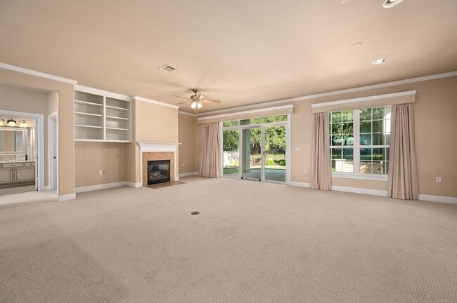 Building Photo - 216 Armstrong Dr
