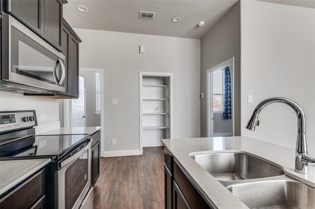 Building Photo - 1900 Bel Air Dr