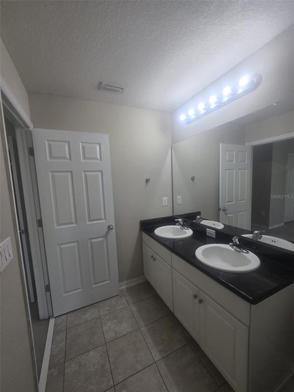 Building Photo - 6978 Holly Heath Dr