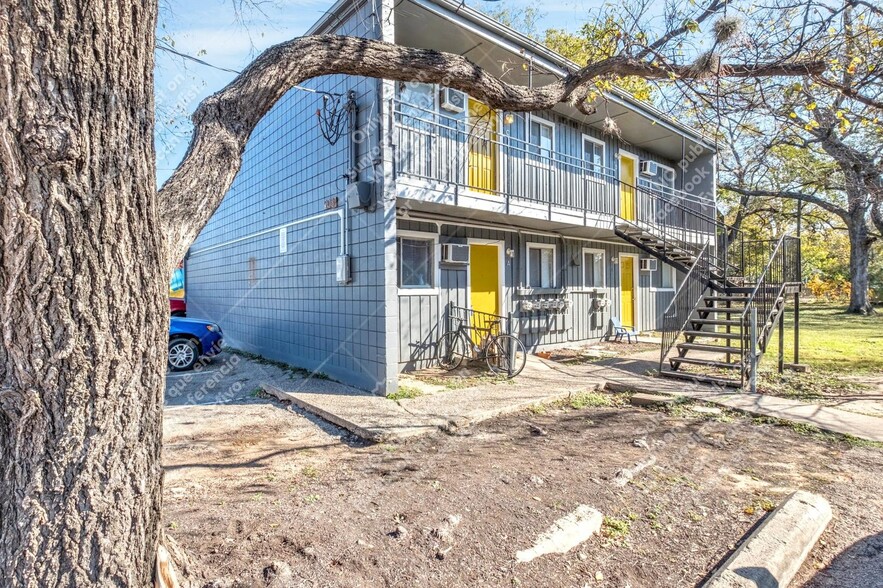 Building Photo - 903 Springdale Rd