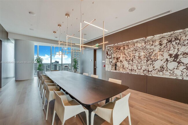 Building Photo - 300 Biscayne Blvd Way