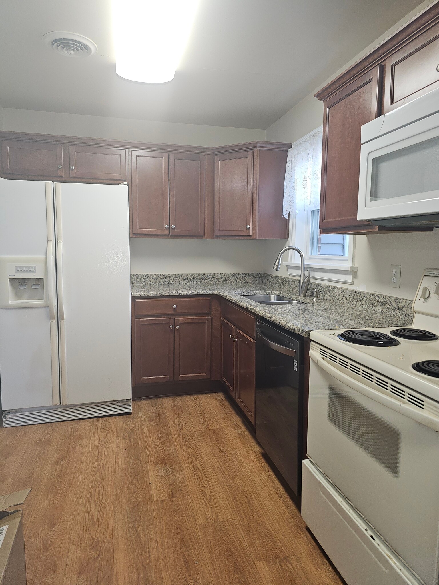 Building Photo - 1207 Blue Jay Ln