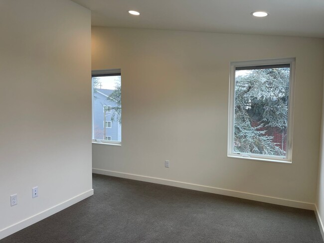 Building Photo - Brand New 3bd Townhome!