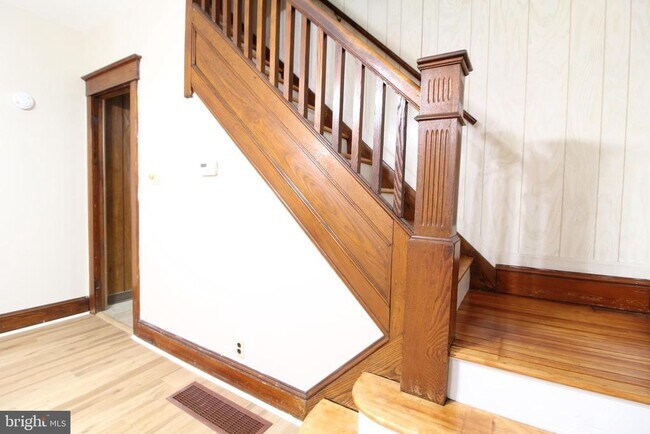 Building Photo - 42 Bismarck Ave