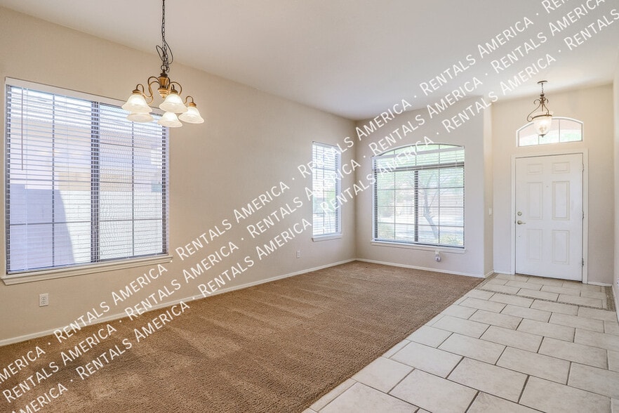 Building Photo - 17547 W Coyote Trail Dr